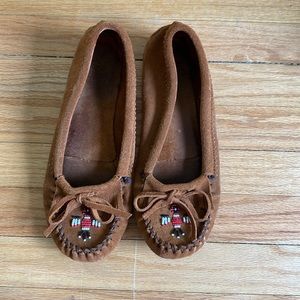 Minnetonka moccasins size 10 with beaded bird